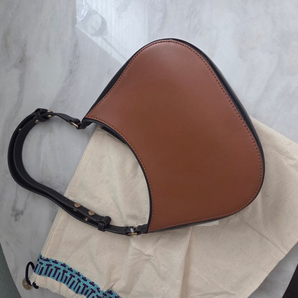 ✨️Rare* Tory Burch Emerson Crescent Grommet Leather Convertible Shoulder Bag - Picture 7 of 9